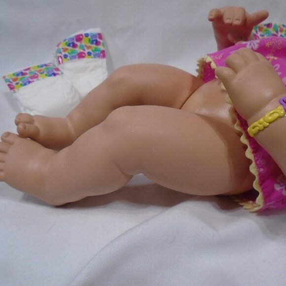 Hasbro Original 2006 Interactive Baby Alive Doll Soft Face Talk - Picture 3 of 6